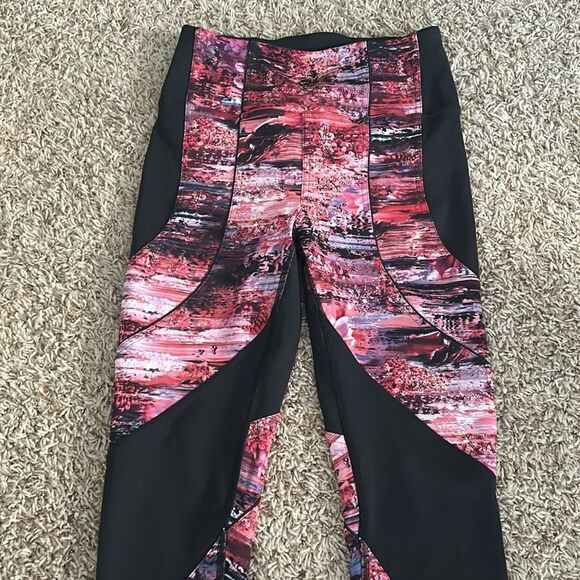 Lululemon Sweat And Repeat Legging Size 6 - Picture 4 of 10